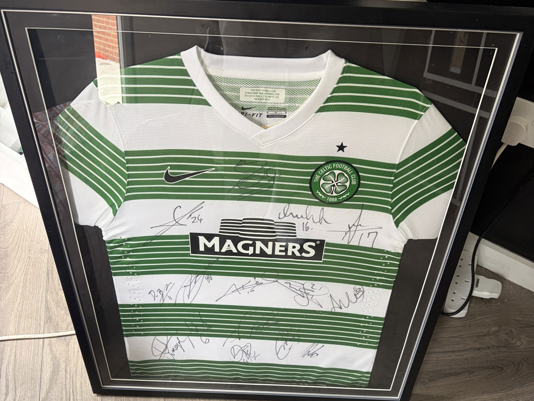 Framed Celtic FC Shirt Signed by the Team